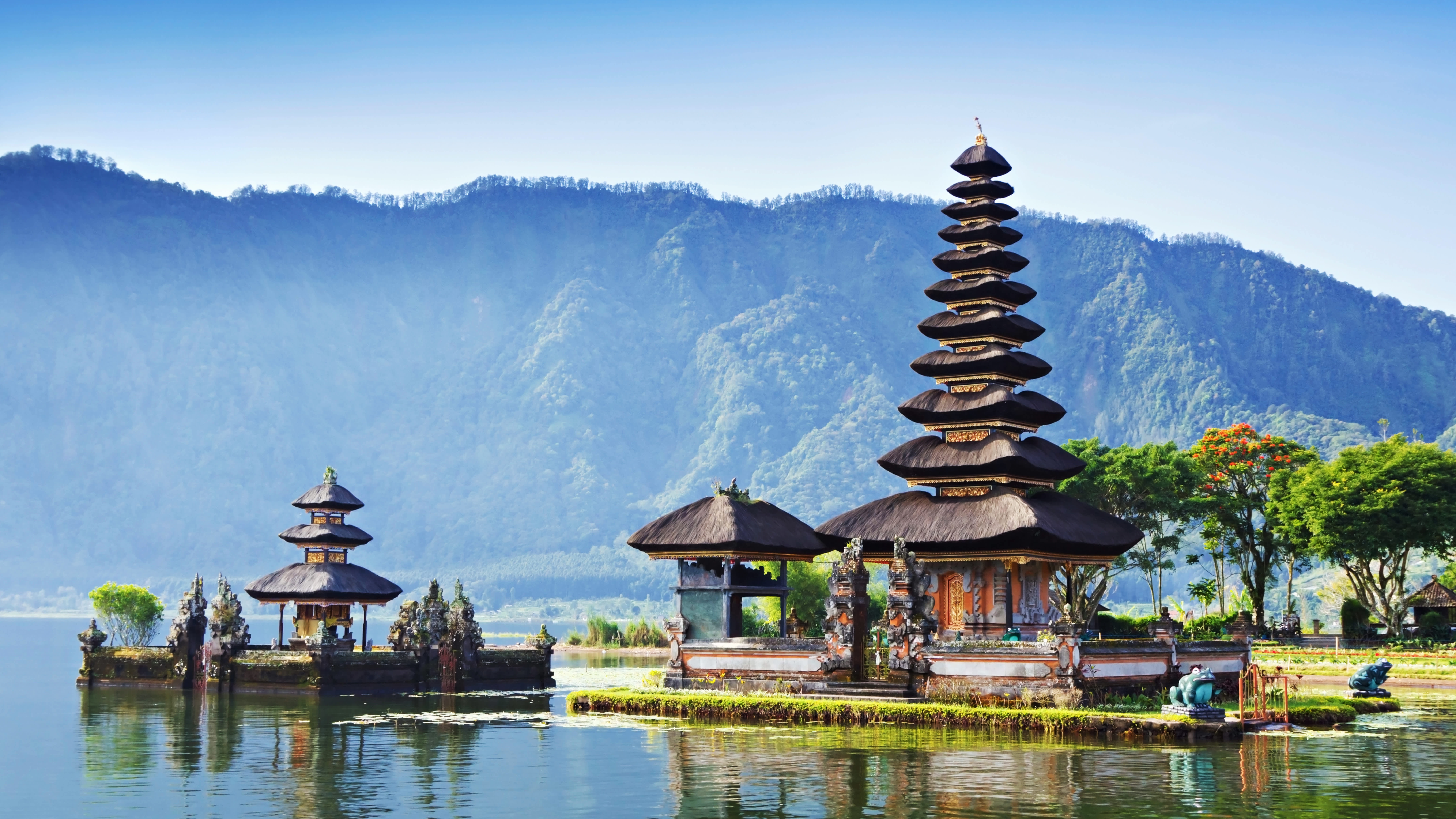 Bali Tour Package 7 Days – Nusa Penida, Tanah Lot, Ulun Danu, GWK, Safari Park
